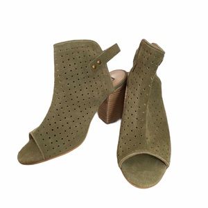 Diba True Hunter Green Peep Toe Block Heels